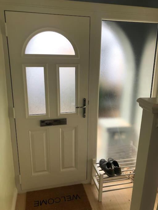 Modern And Comfortable Stay In 모아캠비 외부 사진
